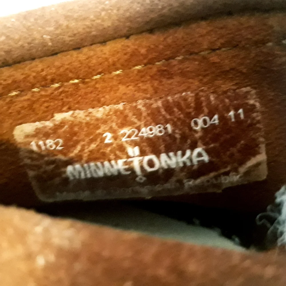 Minnetonka Fringe Moccasins / Baby Size 2 Tan Leather Moccasins